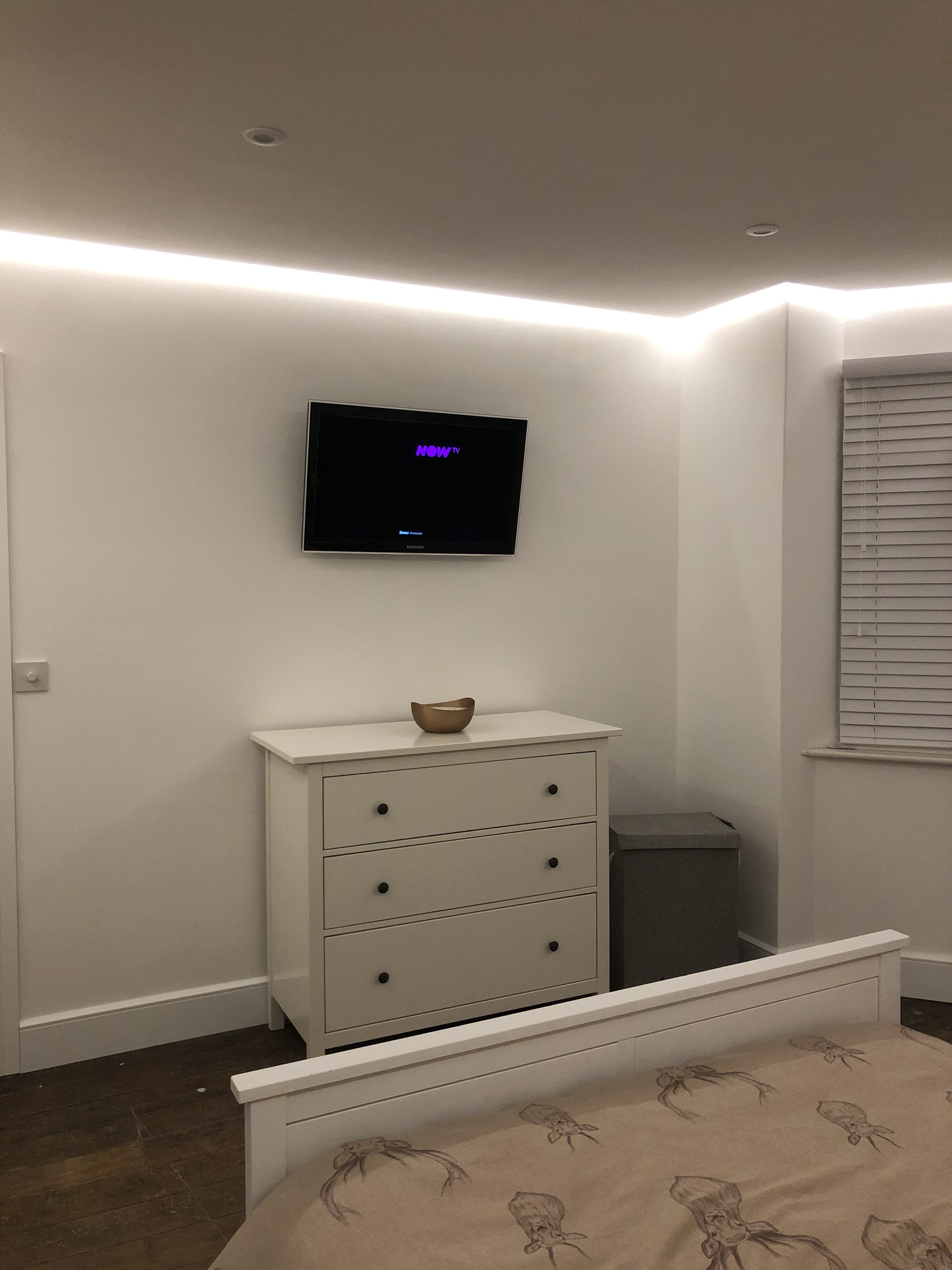 Featured image of post Pictures Of Led Lights For Your Room - When asking what is led lighting? you usually want to know the difference between led bulbs and traditional incandescent bulbs.